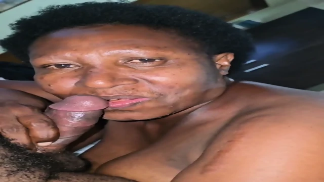 Mature PNG mama sucks dick