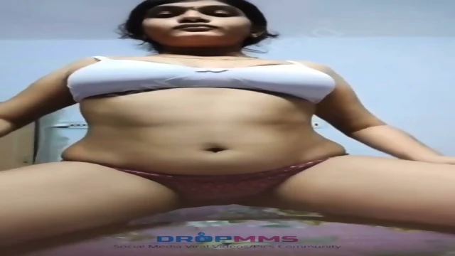 Super sexy telugu horny girl shows her boobies pussy for boyfriend and fucking hard