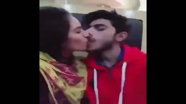 à¤¶à¤°à¥à¤®à¥à¤²à¥ à¤­à¤¾à¤°à¤¤à¥à¤¯ à¤ªà¥à¤°à¥à¤®à¤¿à¤à¤¾ à¤à¤ªà¤¨à¥ à¤ªà¥à¤°à¥à¤®à¥ à¤à¥ à¤¸à¤¾à¤¥ à¤à¤à¤¤à¤°à¤à¤ à¤¹à¥ à¤à¤¾à¤¤à¥ à¤¹à¥ | à¤à¤¸à¤²à¥ à¤¦à¥à¤¸à¥ à¤à¤®à¤à¤®à¤à¤¸ - à¤¹à¤¿à¤à¤¦à¥ à¤à¤¡à¤¿à¤¯à¥"