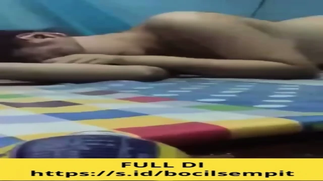 1 CEWEK DI ENTOT 5 COWOK ASLI INDONESIA