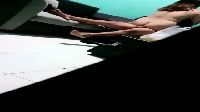 Intip ibu selingkuh dengan kang