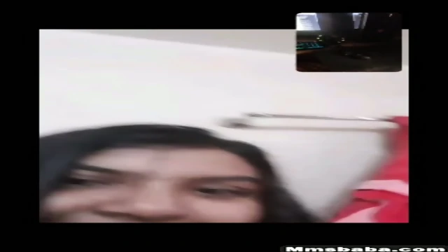 DesHI LiveGirls Sexy Desi girl Shows Boobs On vC