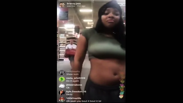 EBONY GIRL IN PUBLIC