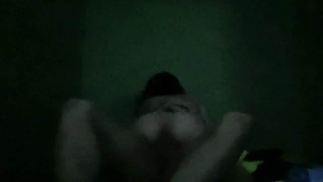 Napagod sa kaka tayo kaya pina upo si pinay