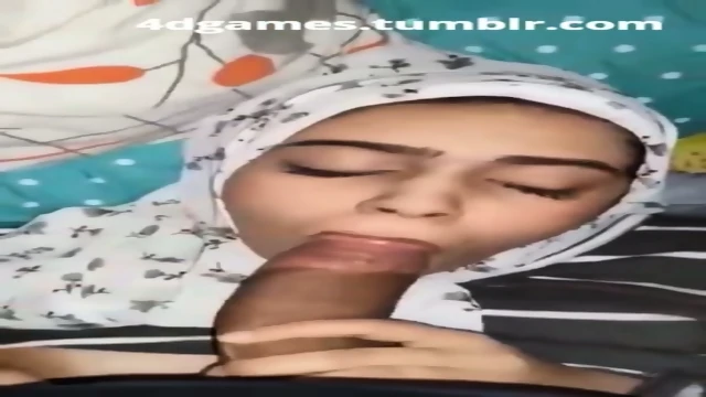 Bruder hÃ¤ufte nach einem Blowjob in seinem Mund zu einer jungen Schwester