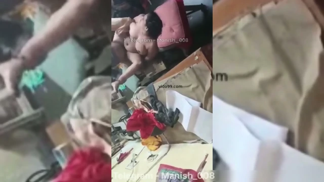 Cheating à¤­à¤¾à¤­à¥ having sex with her coworker at workplace with boss