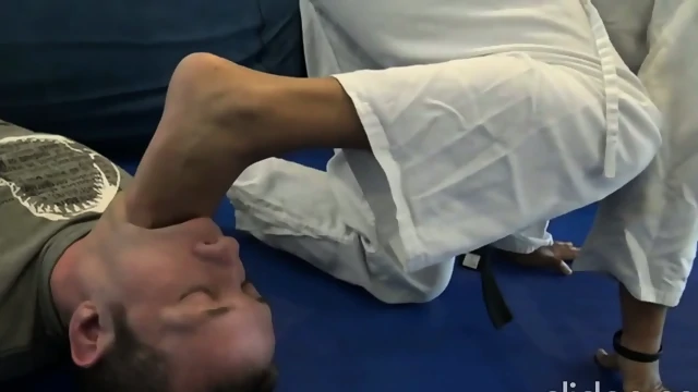 FEET FOOTJOB FOOT FETISH TOES SOLES SLAVE FEMDOM WORSHIP HEELS NAILPOLISH FOOT WORSHIP