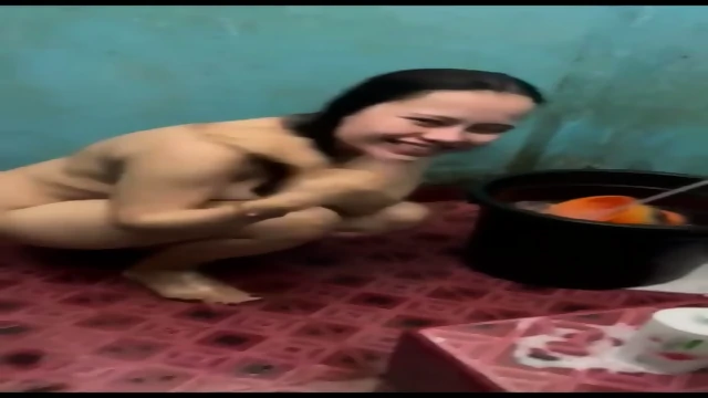 Indian girl bathing vedio