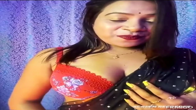 Desi beautiful Alina pussy fingering