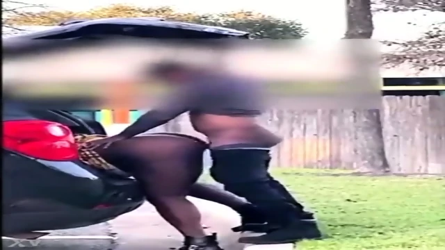 EBONY MILF FUCKED IN PARKING LOT