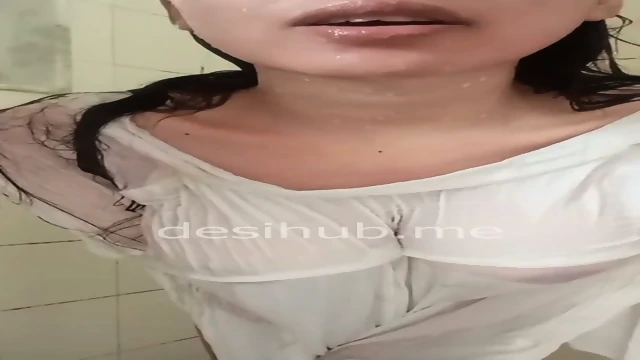 Zulmi Sheikh aka Ameeza Dirty Talking Strip Tease Goes Full Nude in Bathroom