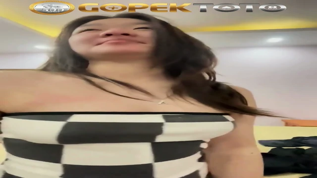 cindo maen dengan anggota DPR