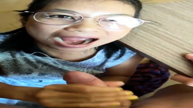 Tante Cindo Kocokin kontol hingga crot kemana mana