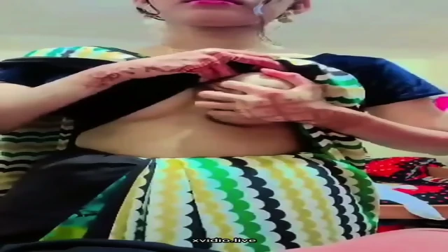Bangala saree girl showing boob