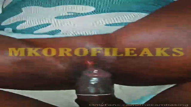 Shy mature Kenyan lady got fisted and fucked for cash on homemade camera