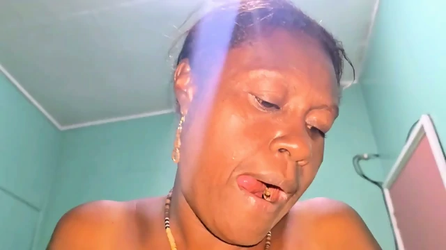 PNG prostitute milf suck and ride