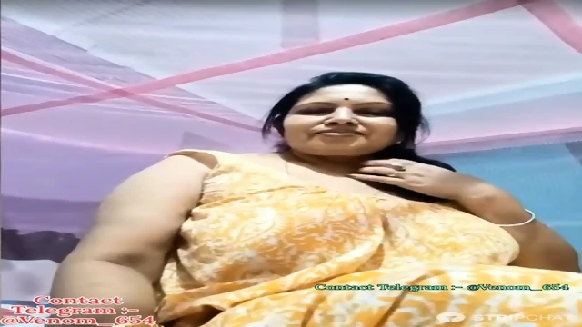 Desi busty aunt stripchat show with face