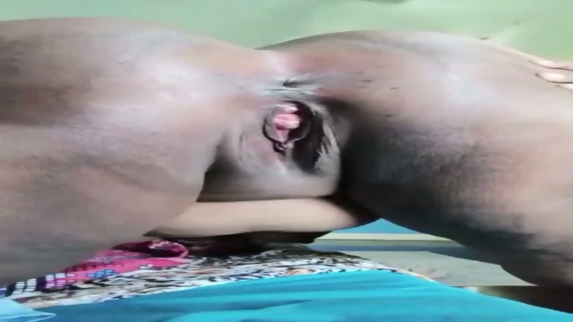 PNG bbw milf shows her fat cunt and ass