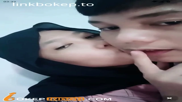 Hijab Polos Pasrah Kena Ewe Kakak