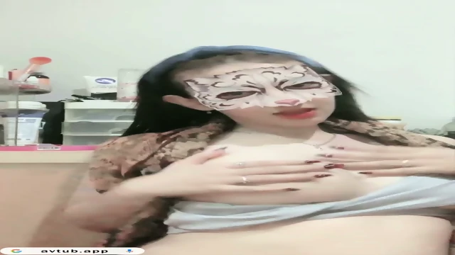 (TELEGRAM : PUKZE ) Tiwi Lepas Hijab Pamer Jembut Mekinya