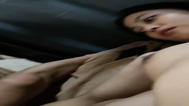 Yang lagi viral jubir tambang telfon suami saat ngewe