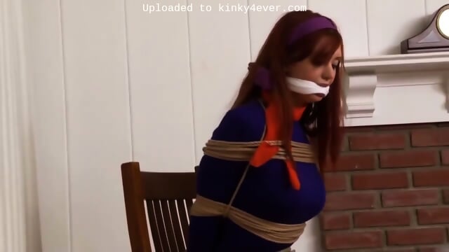 Daphne Blake In Trouble