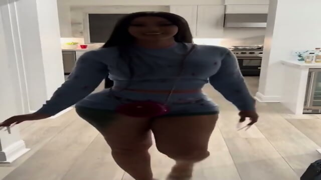 FAMOUS LATINA MILF SEXY WALK 8