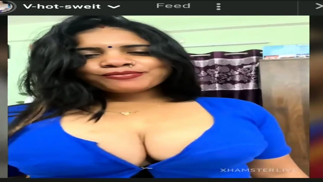 V hot sweit Hot Aunty with Lover Play on Cam show