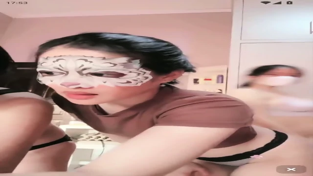 ( TELEGRAM : KEXMU ) Qilla Trio Bestie Lesbian Pamer Meki Sempit Nih Guys