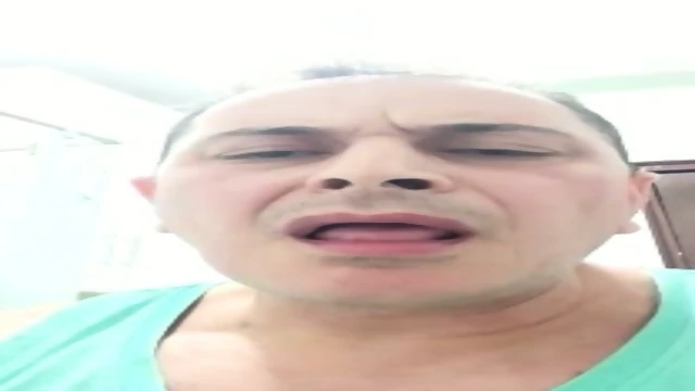 😱😱😱😱 عاجل وخطير زوج مصري يخون زوجته على المباشر