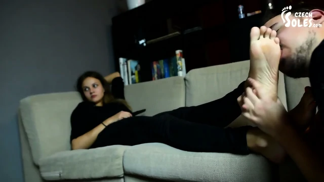 teen 18+ Girlfriend Gets Her Amazing Feet Worshiped While Watching Tv (cze