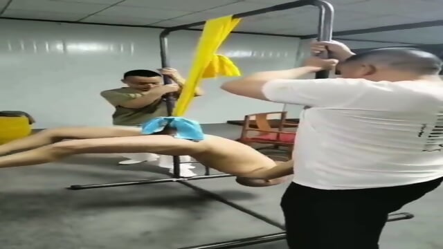 The naked chinese men showing amazing dick