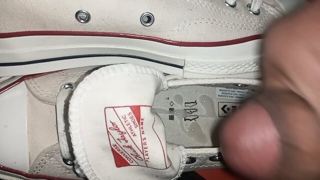CUMSHOT INTO OF MY NEW CONVERSE