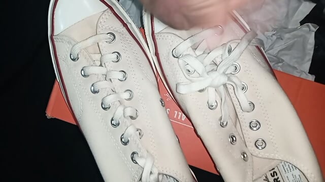 CONVERSE SNEAKER CUMSHOT