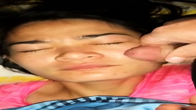 Tante simpanan bule kena semprot sperma