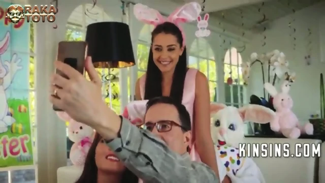 melihat badut yang sangat gagah dan enak