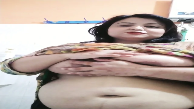 Horny Pakistani Tanker MILF Showing Off Her Huge Natural Boobs