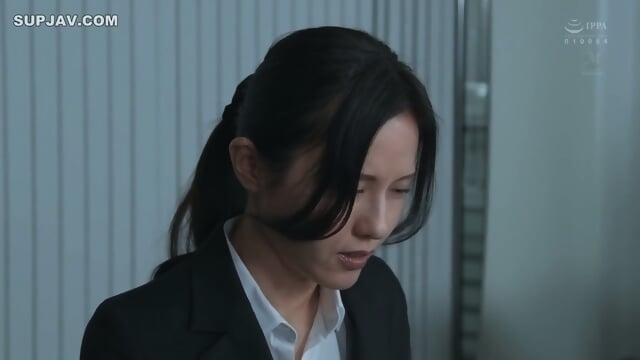 Married Secretary, Sweat And Kissing In The President's Office Creampie Sex Adult Beauty, Mature Body... All Of It Is Exclusively Available To Secretary Ayaka Muto