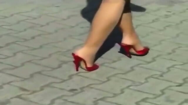 Super Sexy Peeptoe Pumps Getting Followed