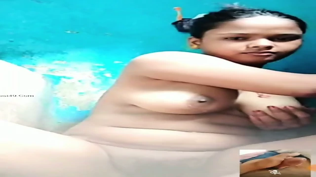 Desi Girl Show Hairy Pussy to her Boyfriend on Video call