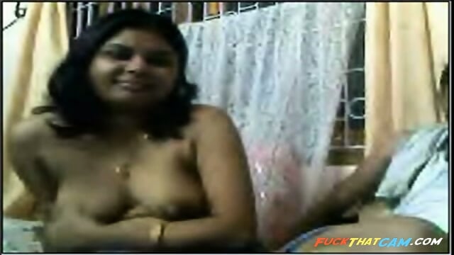 Indian Amateur Shows Off Her Assets on Webcam