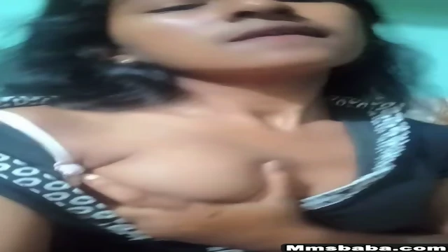 Mallu Tamil girl showing her beautiful boobs