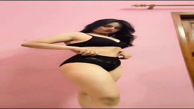 Hot Gym Girl Nude Collection