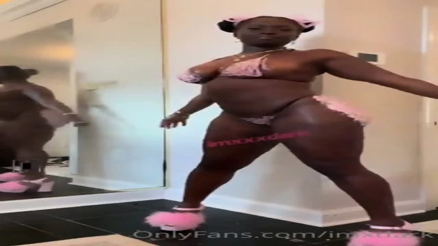 Big butt: I collected Her 122 in a mega folder, enjoy =>  https://rentry.co/3fb997ky