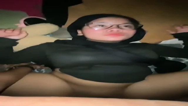 Skandal hijab hyper selingkuh ngentot