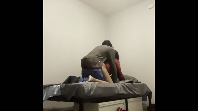 Izay Karqueez -With Her (Pounding Them Cheeks)