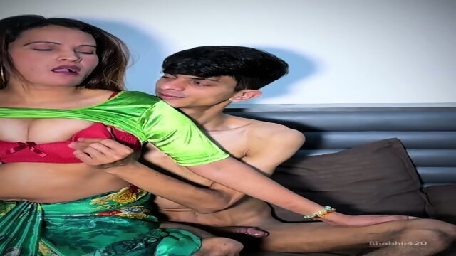 Hottest Indian Sex Video With Beautiful Bhabhi