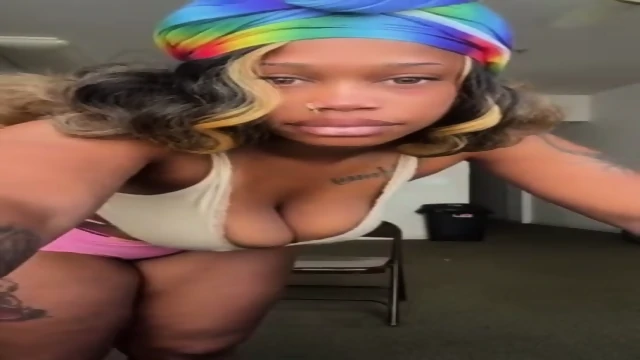 Phat ass: Her free google drive folder, 210 videos, enjoy boys => https://rentry.co/d6vnfono