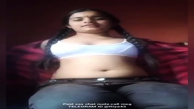 Beautiful girl nude show