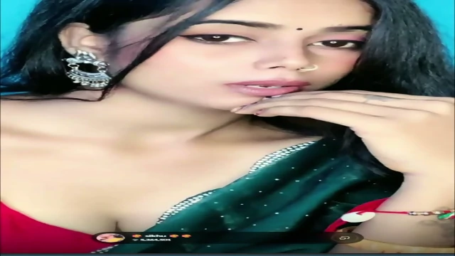 Tamil cute girl fingering pussy